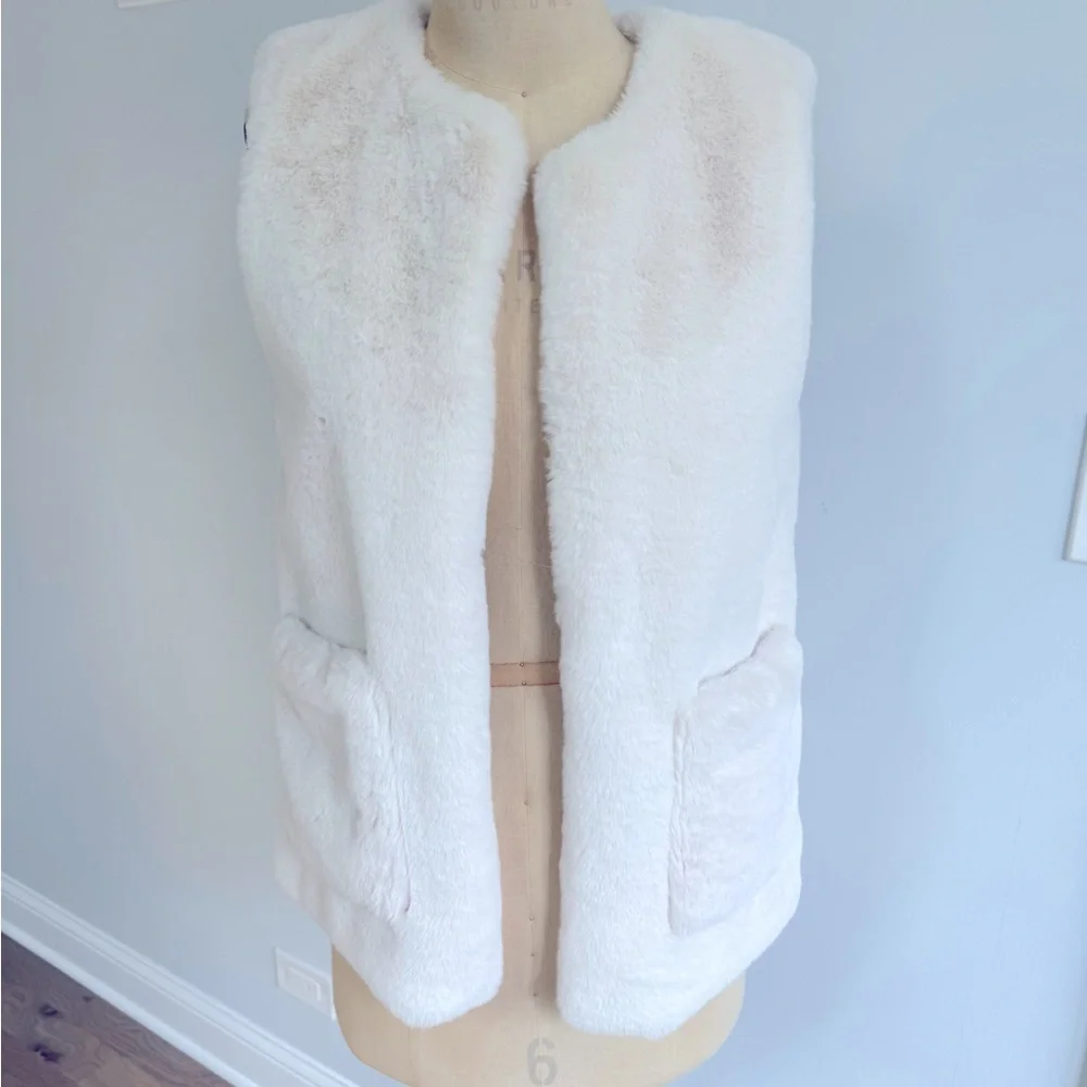 Zara girls faux fur vest size 13/14 y old